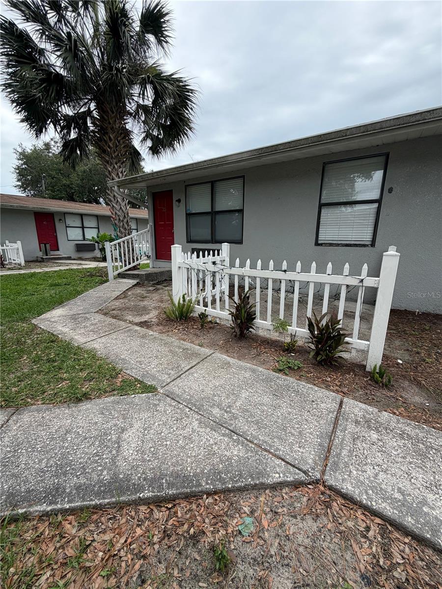 1400 STRAWBERRY PL #33
